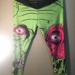 Lotus Leggings, zombie print, size XL